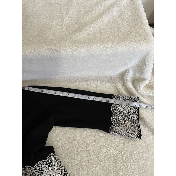 Maggie London Petite Peplum Embroidered Jacket Size 4 - Picture 6 of 7